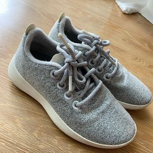 AllBirds Shoes Size 6